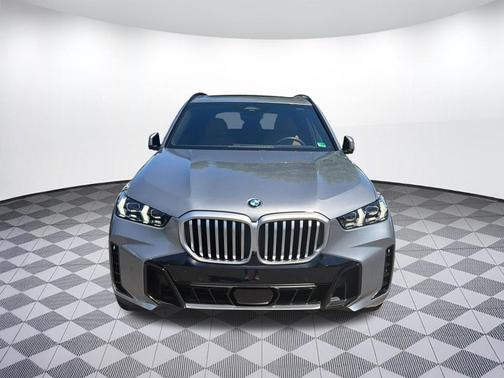 Skyscraper Grey Metallic 2026 BMW X5 xDrive40i