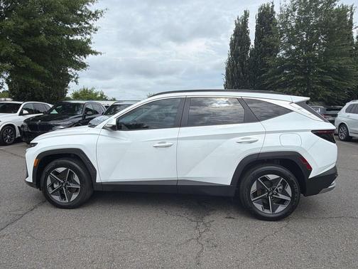 Creamy White Pearl 2025 Hyundai TUCSON Hybrid SEL Convenience