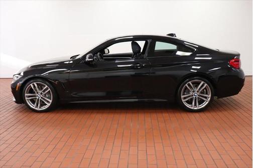 Black Sapphire Metallic 2019 BMW 440 i