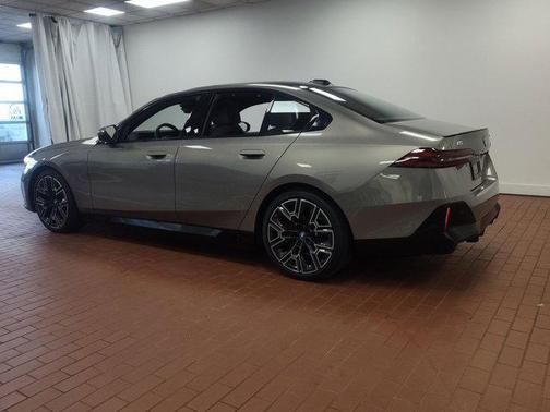 2025 BMW i5 xDrive40