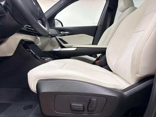 Black Sapphire Metallic 2026 BMW X1 xDrive28i