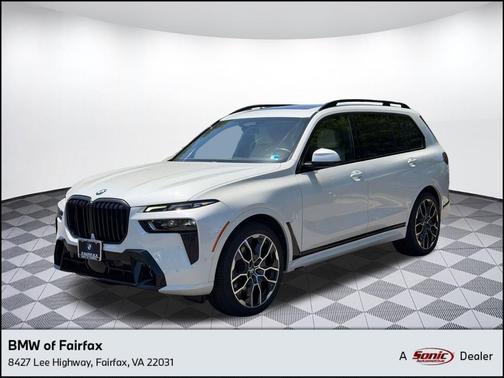 Mineral White Metallic 2024 BMW X7 xDrive40i