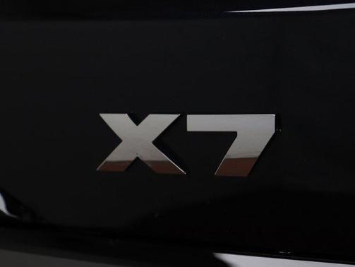 2025 BMW X7 M60i
