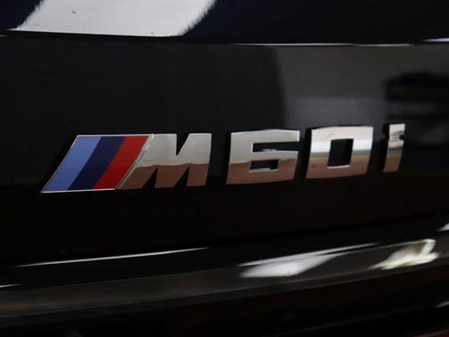 2025 BMW X7 M60i