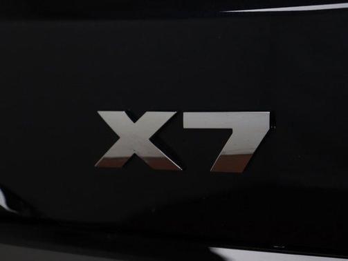 2025 BMW X7 M60i