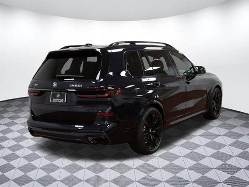 2025 BMW X7 M60i