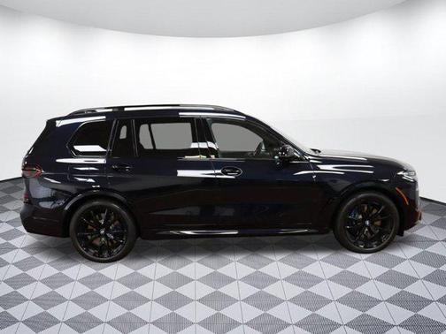 2025 BMW X7 M60i