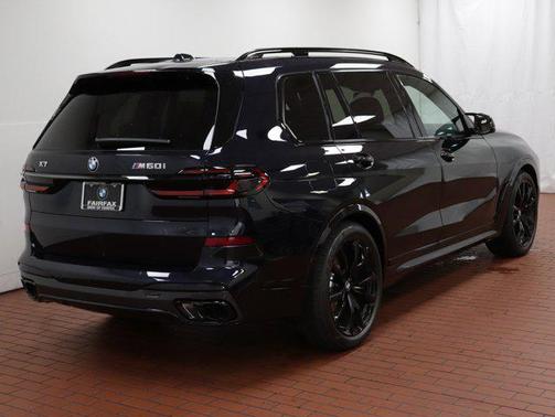 2025 BMW X7 M60i
