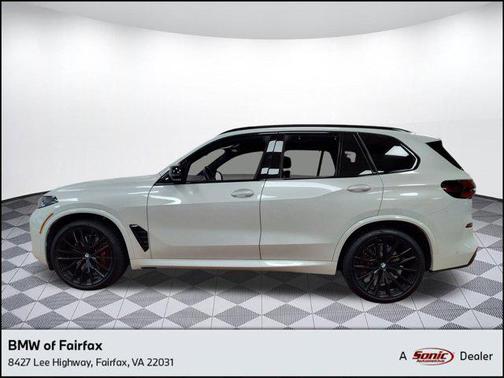 2025 BMW X5 M60i