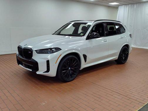 2025 BMW X5 M60i