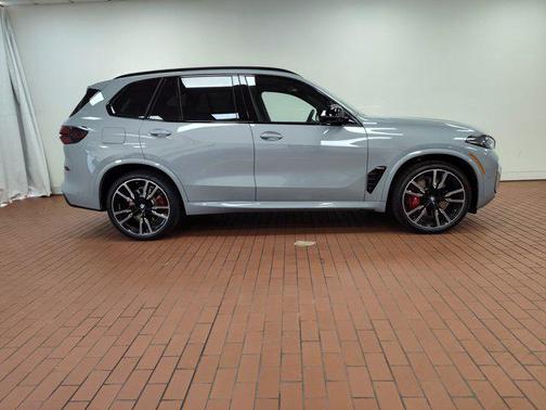 2025 BMW X5 M60i