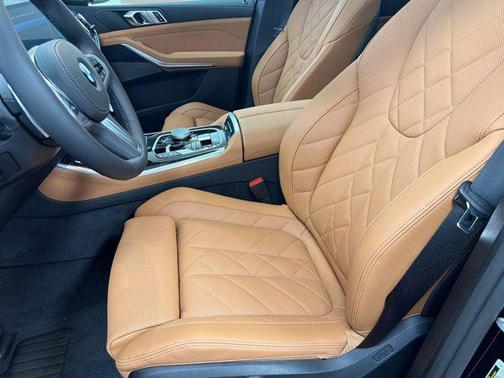 Carbon Black Metallic 2026 BMW X5 xDrive40i