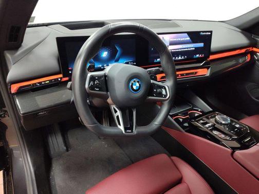 2025 BMW 550e xDrive