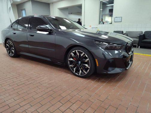 2025 BMW 550e xDrive