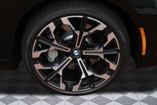 2025 BMW 330 i xDrive