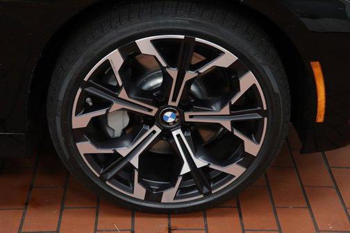2025 BMW 330 i xDrive