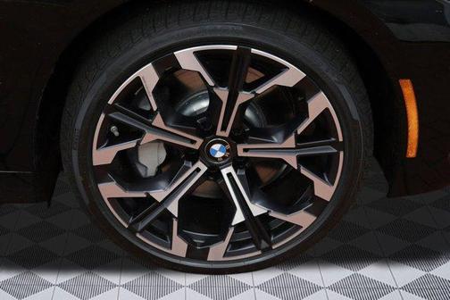 2025 BMW 330 i xDrive