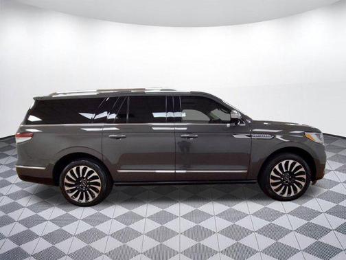 2022 Lincoln Navigator Black Label