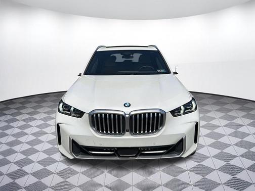 Mineral White Metallic 2024 BMW X5 xDrive40i