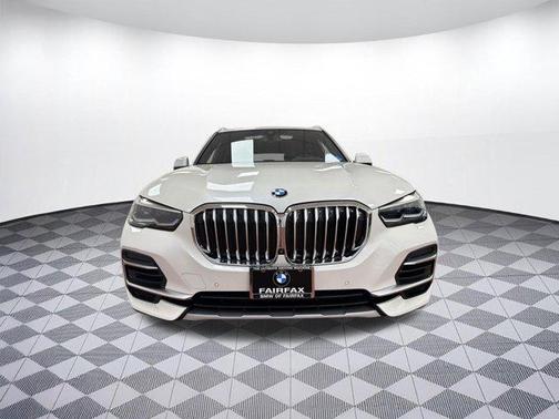 Mineral White Metallic 2023 BMW X5 xDrive40i