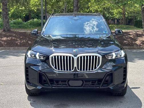 Black Sapphire Metallic 2026 BMW X5 xDrive40i