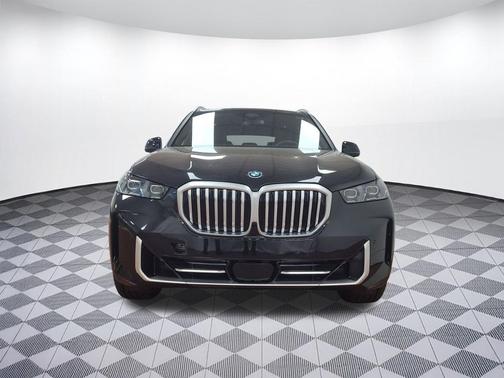 Black Sapphire Metallic 2026 BMW X5 PHEV xDrive50e