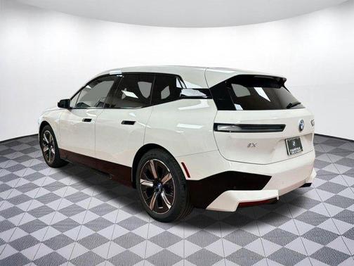 Alpine White 2023 BMW iX xDrive50