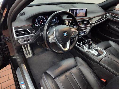 2019 BMW 740 xDrive