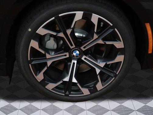 2025 BMW 330 i xDrive