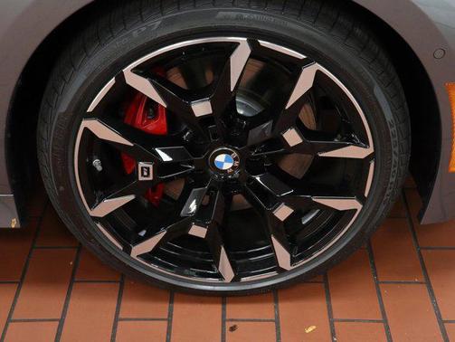 2025 BMW 330 i