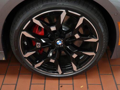 2025 BMW 330 i