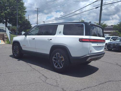 2023 Rivian R1S Adventure