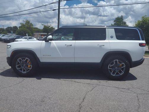 2023 Rivian R1S Adventure