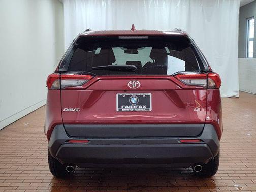 2020 Toyota RAV4 LE