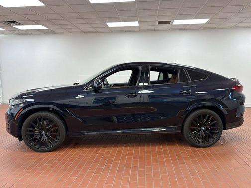 Carbon Black Metallic 2024 BMW X6 xDrive40i