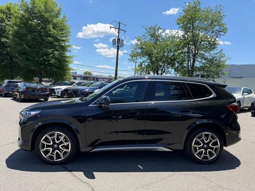 Black Sapphire Metallic 2025 BMW X1 xDrive28i