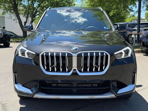 Black Sapphire Metallic 2025 BMW X1 xDrive28i