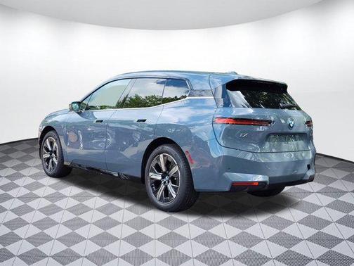 2026 BMW iX xDrive45