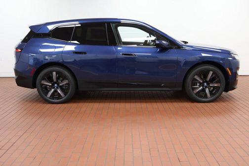 2025 BMW iX xDrive50