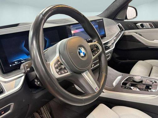 Carbon Black Metallic 2024 BMW X7 xDrive40i