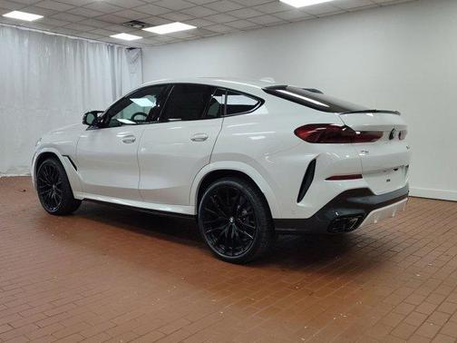 2026 BMW X6 M60i