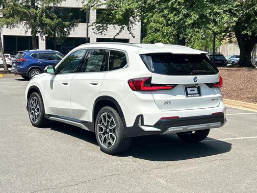 Alpine White 2026 BMW X1 xDrive28i
