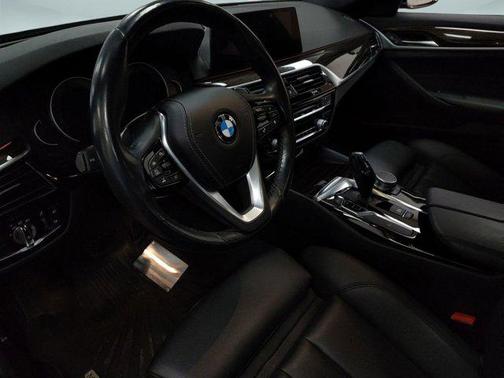 2018 BMW 530 530i