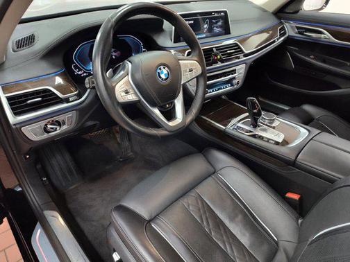 2022 BMW 745e xDrive