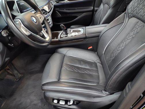 2022 BMW 745e xDrive