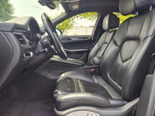 2018 Porsche Macan Base
