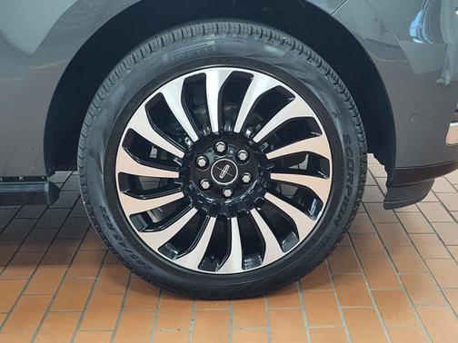 2022 Lincoln Navigator Black Label