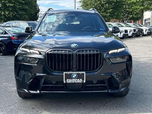 Black Sapphire Metallic 2024 BMW X7 xDrive40i