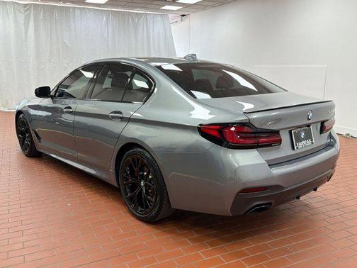 Skyscraper Gray Metallic 2023 BMW 530 i xDrive
