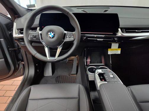 2025 BMW X2 xDrive28i